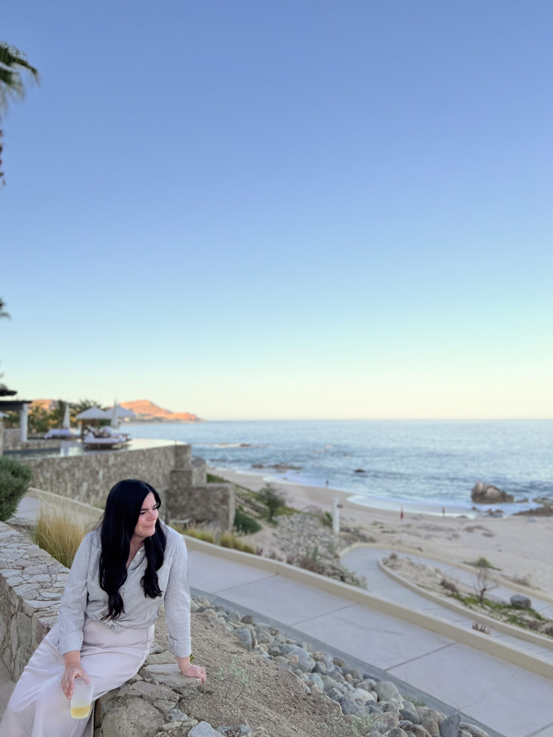 Women sipping wine at Hilton Los Cabos